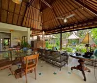 Villa Kedidi, Living y comedor