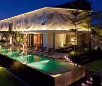 Villa Issi, Arquitectura Contemporánea