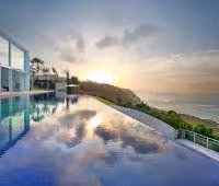 Villa Latitude, Piscina infinita