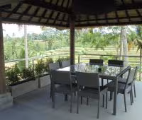 Villa Condense, Comedor al aire libre