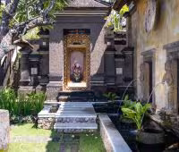 Villa Cemara, Detalle del jardín